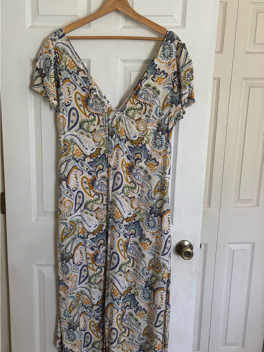 Flowy Wide-Leg Jumpsuit in White Paisley Print